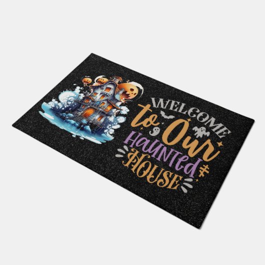 Herzlich willkommen in unserem Spuk Haus. Fußmatte (Schrägansicht)