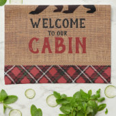 Herzlich willkommen in unserer Hütte in einem Burl Geschirrtuch (Gefaltet)