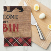 Herzlich willkommen in unserer Hütte in einem Burl Geschirrtuch (Viertel Falte)