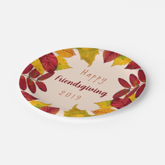 Herzlich willkommen mit Herbstblättern Pappteller (Schrägansicht)