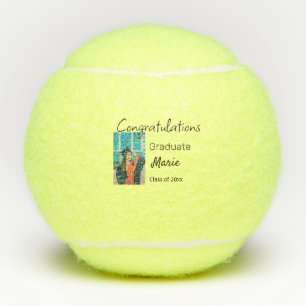 Herzlichen Glückwunsch Abschluss hinzufügen Name J Tennisbälle