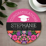 Herzlichen Glückwunsch Graduate Girly Blume Abschl Runder Pappuntersetzer<br><div class="desc">Fügen Sie jedes Jahr,  um dieses skurrile Design zu personalisieren. Dieses kann für jeden Absolventen - Gymnasium,  Uni,  Graduiertenschule,  Meditationsschule oder sogar Fachschule - genutzt werden.</div>