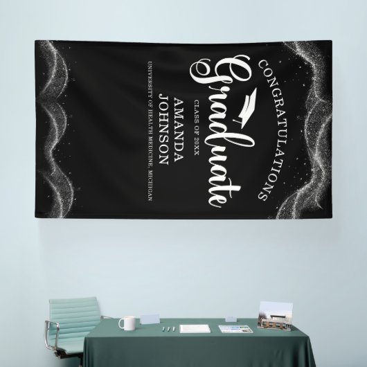 Herzlichen Glückwunsch Graduate Schwarz-weißer Abs Banner (Messe)
