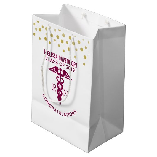 Herzlichen Glückwunsch RN Nurse Graduate Red Caduc Mittlere Geschenktüte (Rückseite Schrägansicht)