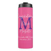 Herzlichen Glückwunsch zu der Monogramm Name Pink Thermosbecher (Vorderseite)
