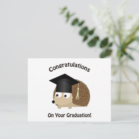 Herzlichen Glückwunsch zu Ihrem Abschluss Igel Ankündigungspostkarte (Stehend Vorderseite)