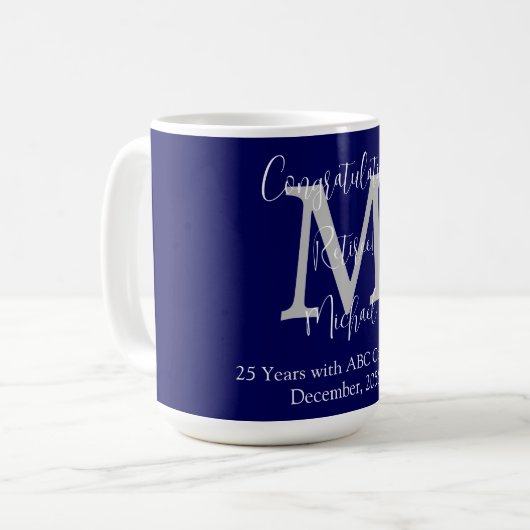 Herzlichen Glückwunsch zur Pensionierung, Monogram Kaffeetasse (Vorderseite Links)