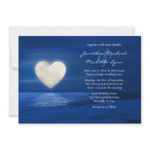 Herzmond mit schneebedeckter Winterhochzeit am Str