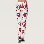 Herzmuster mit "Bestie"-Text in kursiv roter Schri Leggings (Rückseite)