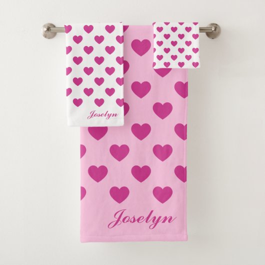 Herzmuster Preppy Pink y2k Monogram Name Badhandtuch Set (Insitu)