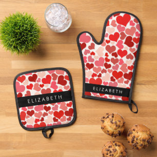 Herzmuster, rote Herzen, Liebe, Ihr Name Ofenhandschuh & Topflappen-Set