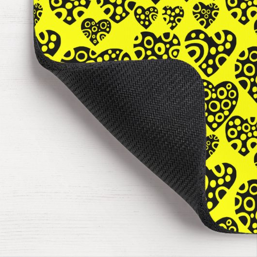 Herzmuster - Schwarz auf Gelb Mousepad (Ecke)