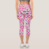Herzmuster und grüne Blätter Capri Leggings (Rückseite)