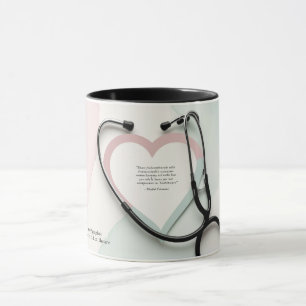 Herzschlag der Fürsorge: Herz und Stethoskop Tasse