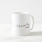 Herzschlag EKG Liebe zu Bergen und Natur Kaffeetasse (VorderseiteRechts)