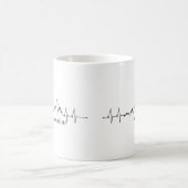 Herzschlag EKG Liebe zu Bergen und Natur Kaffeetasse (Mittel)