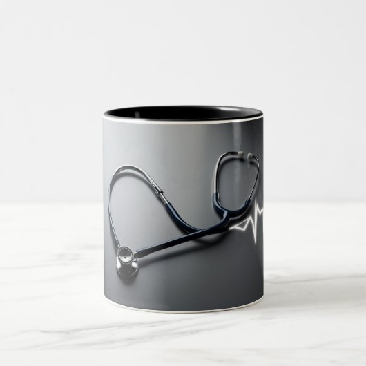 Herzschlagmomente: Stethoscope Heartbeat-Tasse Zweifarbige Tasse (Mittel)