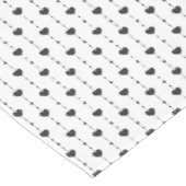 Herzstrings in Schwarz Tischdecke (Schrägansicht)