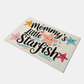 Herzwärmende Mommy's Little Starfish Fußmatte (Schrägansicht)