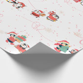 Herzwärmende Pinguine Weihnachten Geschenkpapier (Ecke)