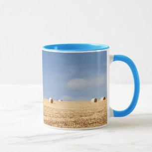 Heu-Ballen auf Feld Tasse