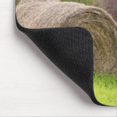 Heuballen und -Herbstlaub auf Bauernhof, Mousepad (Ecke)