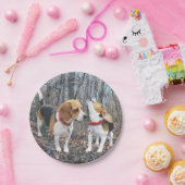 HeulenBeagle u. -freund in der Holz-Papierplatte Pappteller (Party)