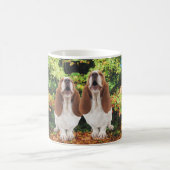 Heulende Herbst-Fall-Basset Kaffeetasse (Mittel)