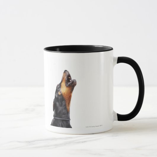 Heulender Dobermann, Nahaufnahme Tasse (Rechts)
