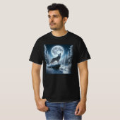 Heulender Wolf im Winter T-Shirt (Vorne ganz)