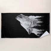 Heulender Wolf Strandtuch – Schwarzwald (Vorderseite)