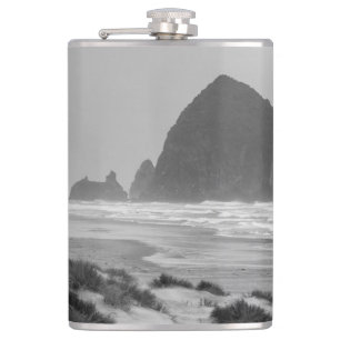Heuschober-Felsen am Kanonen-Strand Flachmann