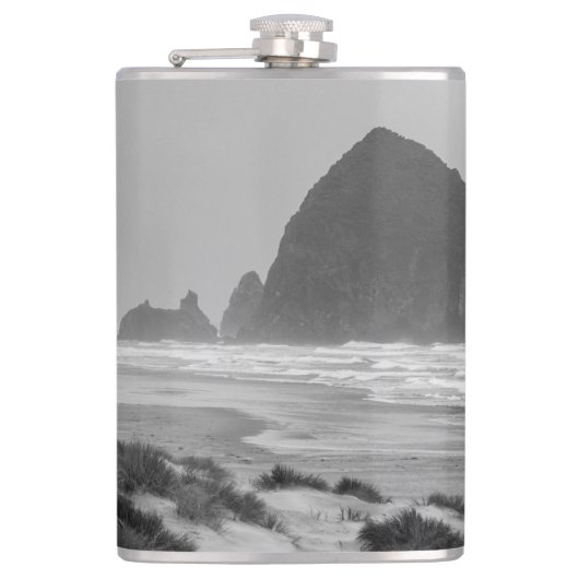 Heuschober-Felsen am Kanonen-Strand Flachmann (Vorderseite)