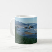Heuschober-Felsen, Kanonen-Strand, Oregon Kaffeetasse (Vorderseite Links)
