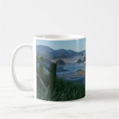 Heuschober-Felsen, Kanonen-Strand, Oregon Kaffeetasse (Links)