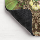 Heuschrecken unter trocknenden Blumen Mousepad (Ecke)