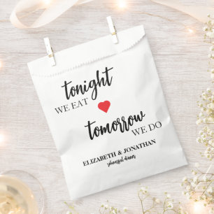 Heute Abend essen wir, morgen machen wir Probe Abe Geschenktütchen