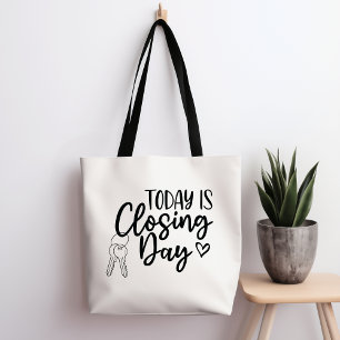 Heute ist der Tag, an dem die Tasche geschlossen w