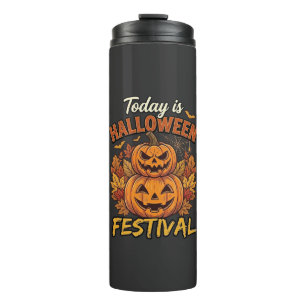 Heute ist Halloween-Festival Gestapelte Kürbisse S Thermosbecher