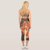 Hex Mandala Orange White und Brown Capri Leggings (Rückseite)