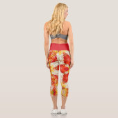 Hex Mandala Red und Yellow Capri Leggings (Rückseite)