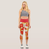 Hex Mandala Red und Yellow Capri Leggings (Vorderseite)