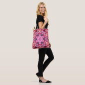 Hex Mandala Rosa und Weiß Tasche (Am Model)