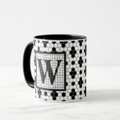 Hex Tile Print Monogram Tasse (Vorderseite Links)