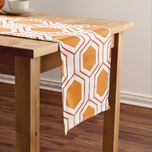 Hexagon abstract geometrical pattern in orange and kurzer tischläufer