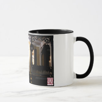 Hexagon-Haus-Portal nachts Tasse