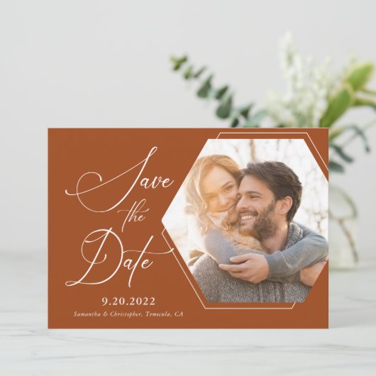 Hexagon Modernes Foto Script Terracotta Save The Date (Stehend Vorderseite)