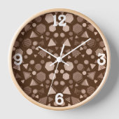 Hexagon & Triangle Pink & Brown auf braunem Muster Uhr (Vorderseite)