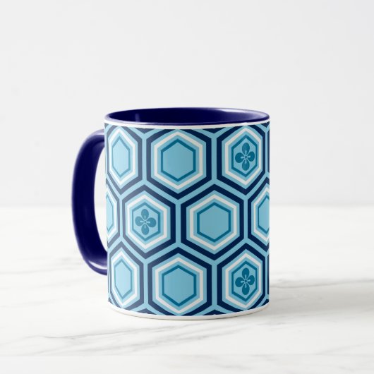 Hexagonal Kimono Print, Navy und Light Blue Tasse (Vorderseite Links)