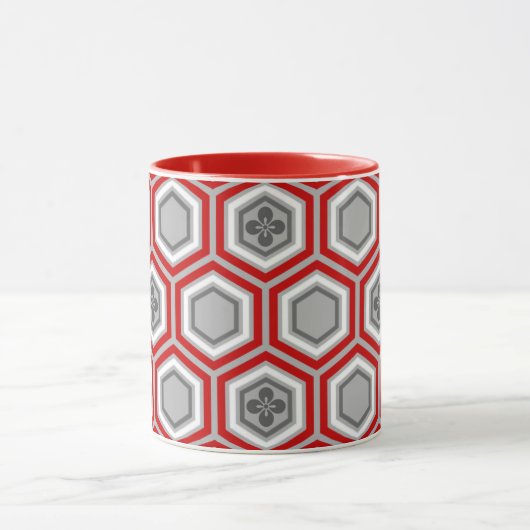 Hexagonal Kimono Print, rot und grau / grau Tasse (Zentrum)